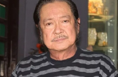 Thời gian gần đây, nghệ sĩ Chánh Tín chia sẻ, ông vẫn đóng phim, ca hát, làm giám khảo... Ông tâm sự cuộc sống không đến nỗi nào nhưng cũng chỉ mong sao ngày có đủ hai bữa.