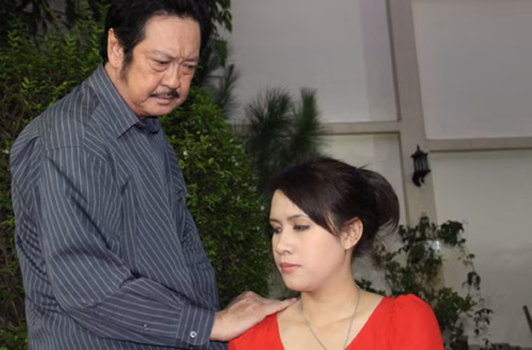 Sau biến cố vỡ nợ, nghệ sĩ Nguyễn Chánh Tín tái xuất màn ảnh với bộ phim "Những đứa con biệt động Sài Gòn". Tuy nhiên, trong bộ phim này Chánh Tín chỉ đảm nhận một vai nhỏ.