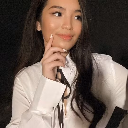 Hiện tại, Thu Cầm đang là du học sinh tại trường Cao đẳng Âm nhạc Saint Louis tại Rome, Italia.