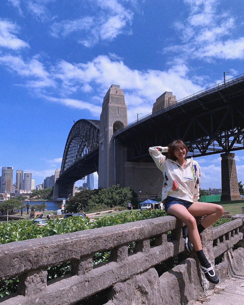 Trên trang cá nhân, Văn Mai Hương liên tục chia sẻ các khoảnh khắc trong chuyến đi Australia của cô. Giọng ca 26 tuổi đi cùng bạn trai.