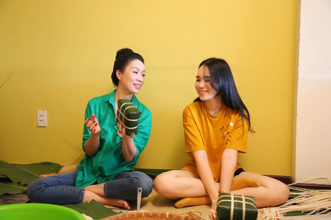 Sở hữu nhan sắc, chiều cao vượt trội, nhiều người kỳ vọng Khánh Ngân sẽ tiếp bước mẹ mình hoạt động nghệ thuật. Thậm chí rất nhiều đạo diễn ngỏ ý mời cô bé đóng phim. Tuy nhiên, Trịnh Kim Chi nói cô và chồng lại không muốn con gái bước vào showbiz.