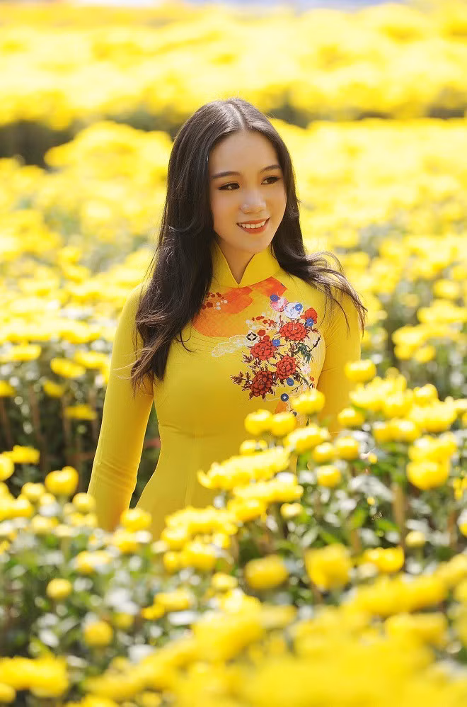 Trang cá nhân dù lượng người theo dõi khá cao song Khánh Ngân rất ít chia sẻ hay cập nhật hình ảnh.