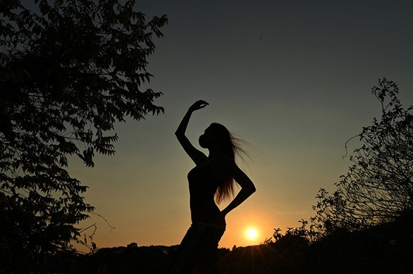 Cách tạo dáng chuyên nghiệp cùng thần thái đỉnh cao của Võ Hoàng Yến khiến bộ ảnh đầy sức sống.