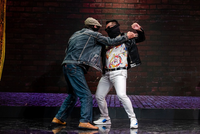 Khi cố nghệ sĩ tháo khăn che mặt, cả ban bình luận và khán giả vỡ òa khi thấy lại hình ảnh của nam tài tử một thời - Đại tá Nguyễn Thành Luân trong Ván bài lật ngửa. Đây cũng là vai diễn đỉnh cao, đưa nghệ sĩ Chánh Tín trở thành tượng đài của điện ảnh Việt Nam. Tiếp sau đó, ông tham gia một số loạt phim và dần lui về hậu trường, phát triển niềm đam mê của ông ở lĩnh vực sản xuất phim.