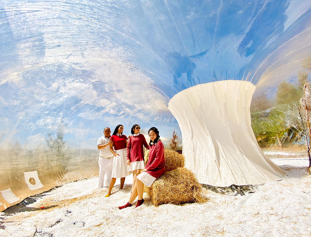 Trong thời gian hai cô con gái còn nghỉ học, Thúy Hạnh tranh thủ đưa gia đình đi du lịch Đà Lạt.