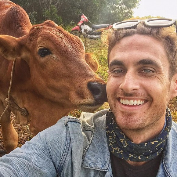 Dustin Cheverier gắn bó với Việt Nam gần 6 năm qua, nói tiếng Việt cực tốt và đam mê ẩm thực Việt.