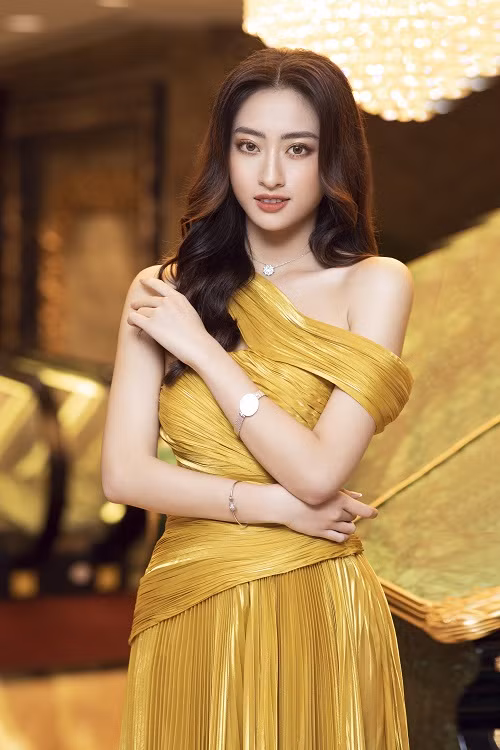 Nàng hậu tiết lộ tổng giá trị bộ trang sức lên đến con số hơn 1,3 tỷ.