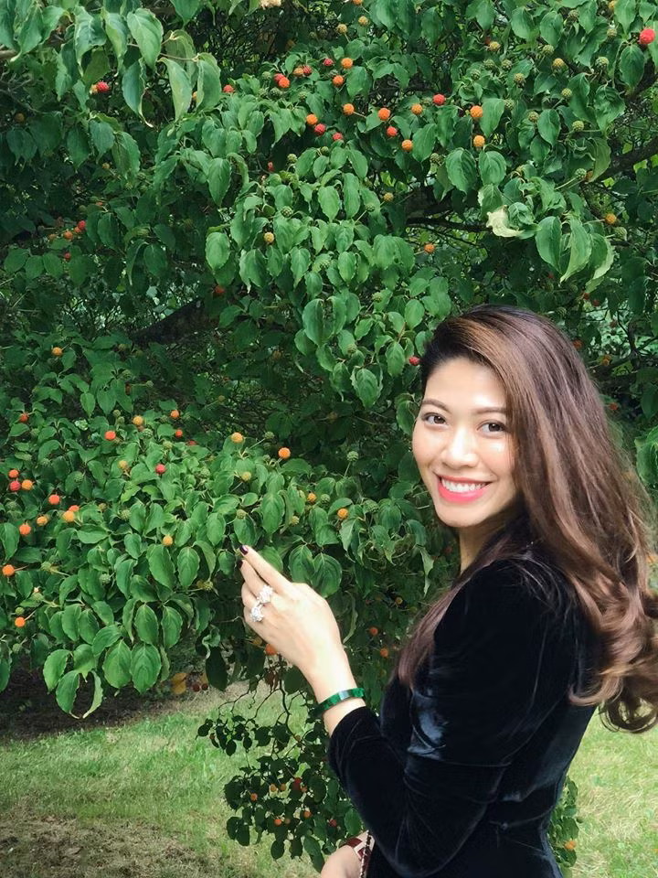 Còn giá trị mình nằm ở đâu, mình tự biết. Không phải từ lời khen chê của những người mà chính bản thân họ là ai, họ còn chẳng biết".