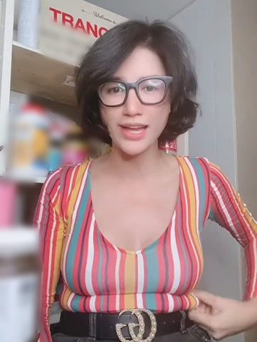 Vòng 2 ngấn mỡ của Trang Trần khiến nhiều người choáng váng. Chính cô cũng ý thức được việc "bể dáng" sau thời gian nhậu nhẹt, rượu bia.