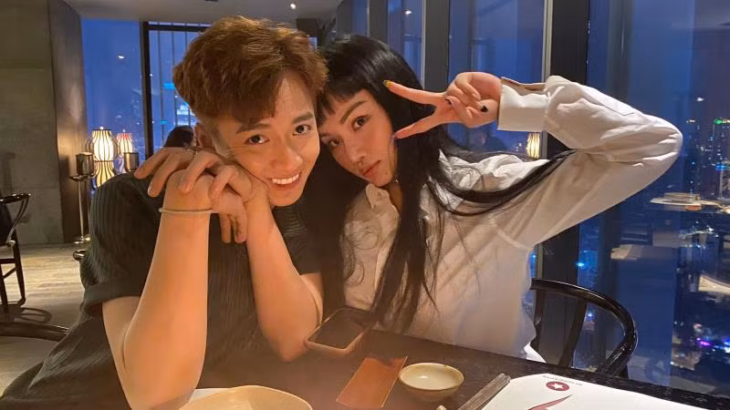 Ngo Kien Huy va Miu Le than thiet di an cung nhau, dap tin don xich mich