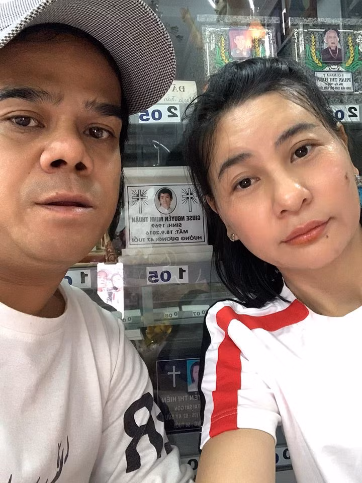 Cuoi nam Cat Phuong den vieng co nghe si Minh Thuan, tam su gay hoang mang-Hinh-2