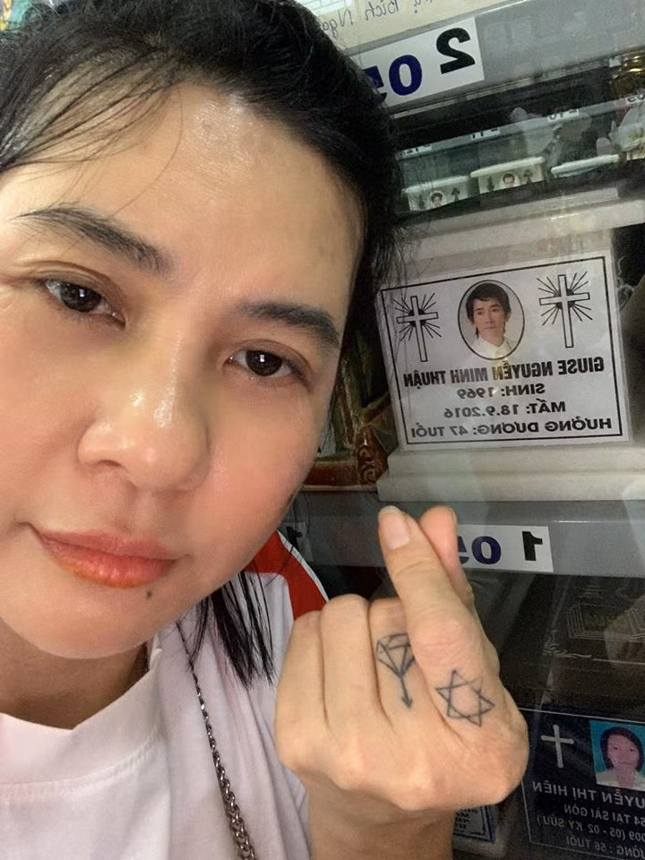 Cuoi nam Cat Phuong den vieng co nghe si Minh Thuan, tam su gay hoang mang