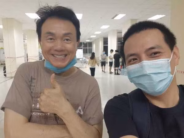 Hình ảnh Chí Tài ở nơi cách ly được người hâm mộ của anh chia sẻ.