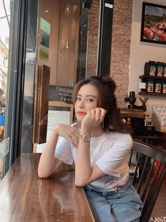 Năm 2019, nữ ca sĩ đại thắng nhiều giải thưởng trong nước, từ Cống hiến đến Làn sóng xanh. Cô được đánh giá là một trong những giọng nữ sung sức nhất Vpop hiện nay.