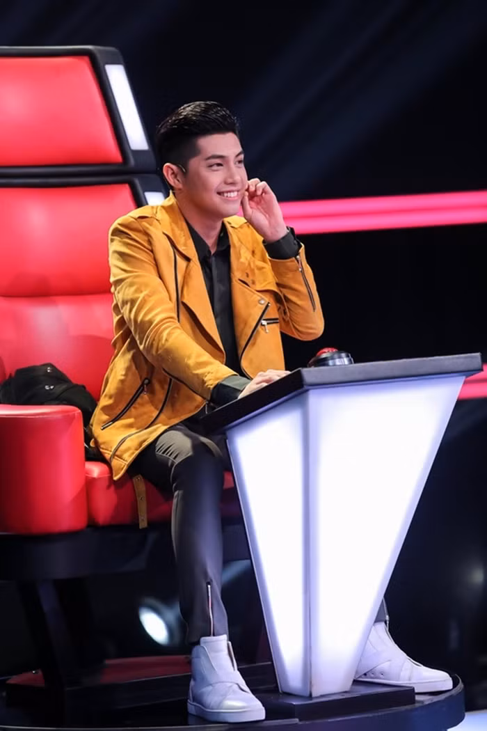 Vì đời tư sạch sẽ, hình ảnh được giới trẻ yêu mến nên Noo Phước Thịnh được nhiều nhãn hàng săn đón. Theo tiết lộ của một nhãn hàng, chi phí để mời chàng ca sĩ chụp một bộ ảnh quảng cáo sản phẩm, làm đại sứ thương hiệu hay đóng quảng cáo không dưới 50.000 USD (trên 1 tỷ đồng).