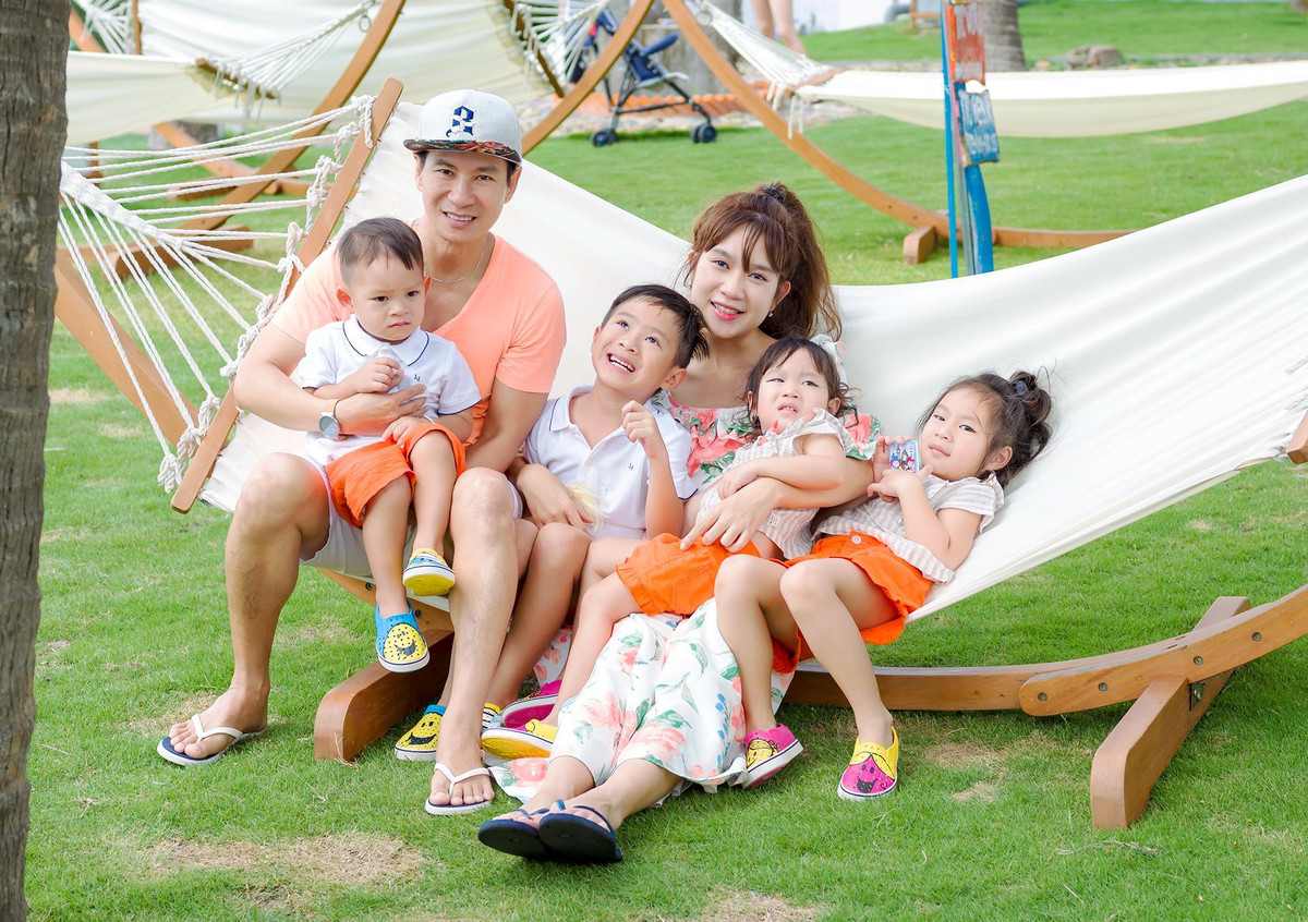 Ngoài công việc, cả nhà Lý Hải - Minh Hà thường xuyên đi du lịch khắp nơi trong nước và ngoài nước.