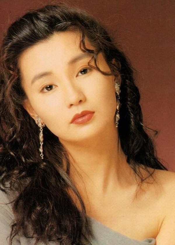 Trương Mạn Ngọc đăng ký tham gia Miss Hong Kong năm 1983 và giành ngôi vị Á hậu. Từ đó, cô bắt dầu dấn thân vào con đường nghệ thuật và đóng nhiều tác phẩm điện ảnh, truyền hình tên tuổi.