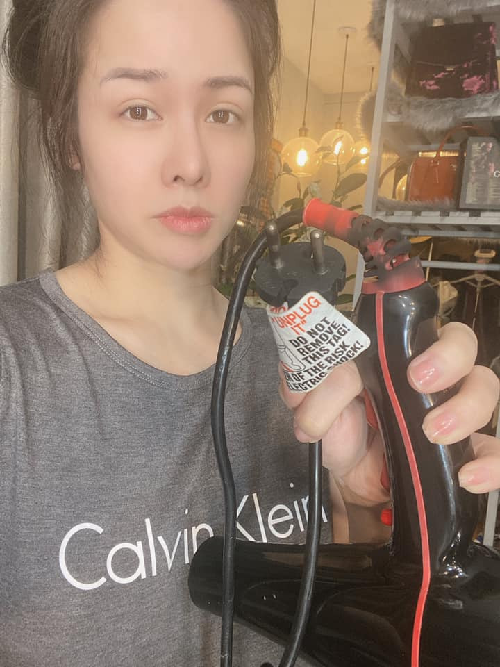 Nhat Kim Anh gap han cuoi nam, suyt mat mot ben nguc vi no may say toc