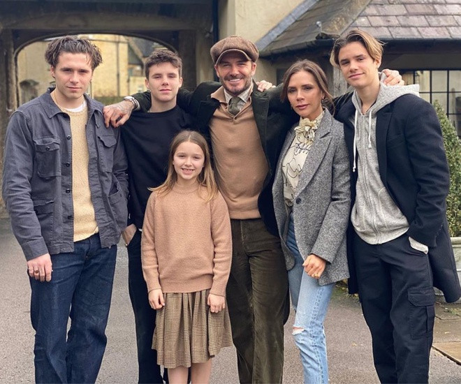 Sau tiệc kỷ niệm 21 năm ngày cưới của Beck-Vic, gia đình nổi tiếng lại gây chú ý với thông tin Brooklyn sắp cưới vợ. Mirror cho rằng vợ chồng nổi tiếng sẵn sàng kiếm hàng triệu USD từ lễ cưới con trai cả. Họ sẽ thành công trong việc mở rộng phạm vi, đẩy mạnh sản phẩm, doanh số bán hàng. Với tình hình kinh doanh khó khăn, liên tục thua lỗ, nhiều khả năng điều này sẽ xảy ra.