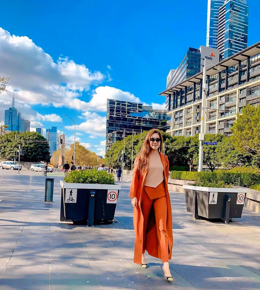 Lý Hải - Minh Hà là cặp đôi nổi tiếng của Vbiz. Cả hai phải lòng nhau từ năm 2004 trong dịp Lý Hải mời Minh Hà quay MV Trọn đời bên em 5.