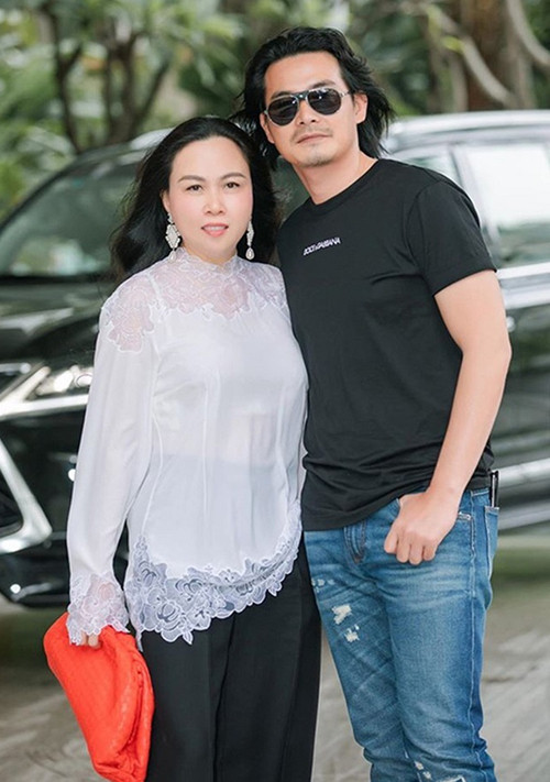 Chuyện tình cảm của Quách Ngọc Ngoan và Phương Chanel xuất hiện trên truyền thông từ năm 2013 thu hút sự quan tâm lớn của dư luận nhưng cả hai chưa bao giờ xác nhận chuyện họ là một cặp tình nhân.