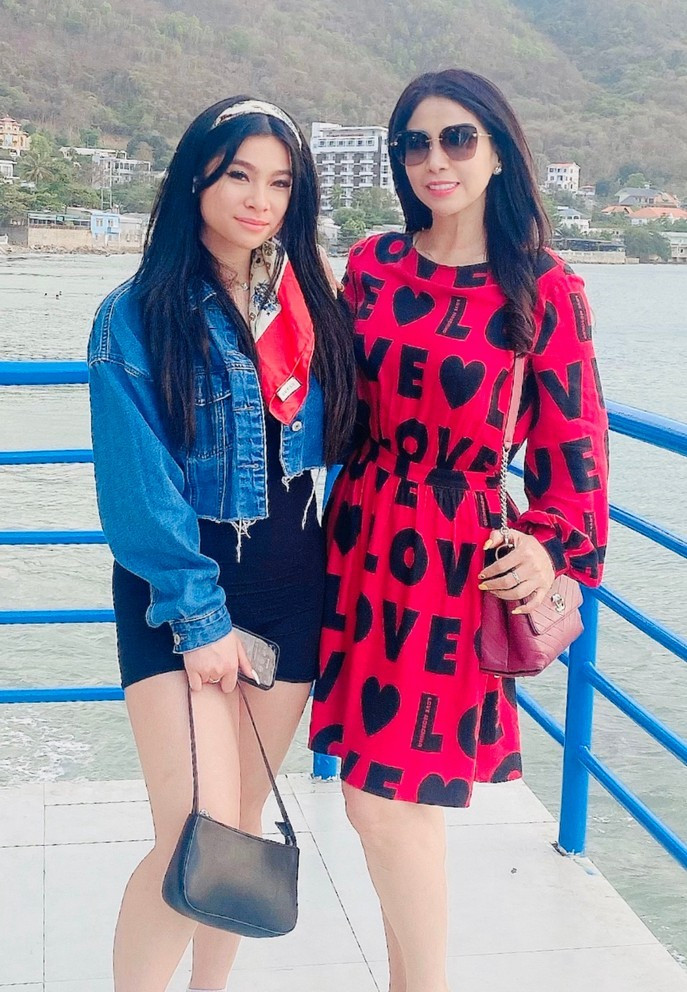 Em gái Lý Hùng mừng vì con trưởng thành trong môi trường phương Tây hiện đại nhưng vẫn không quên nguồn cội.