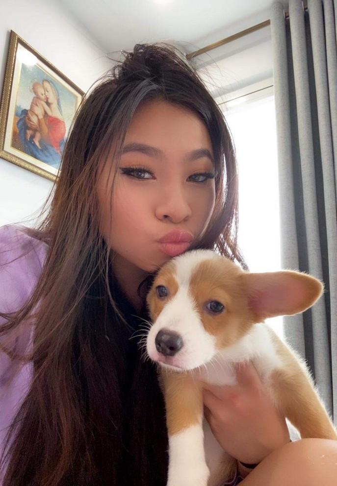 Theo Lý Hương, con gái từ nhỏ độc lập, bản lĩnh. Dù thiếu vắng chỗ dựa gia đình, Princess vẫn nỗ lực vươn lên với thành tích học tập tốt suốt những năm trung học.