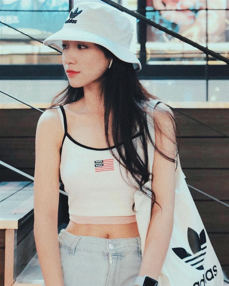 Hình ảnh mảnh mai của "chị cả Hoa râm bụt" đã chỉ còn là quá khứ.