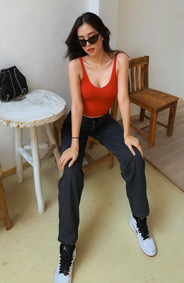 Chia sẻ về sự hợp tác cùng Erik, Tiểu Vy bày tỏ, cô rất háo hức khi nhận được lời mời từ ê-kíp của nam ca sĩ.