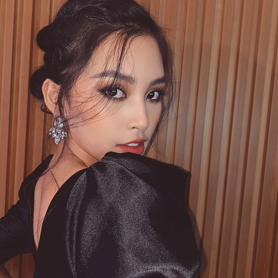 Trong thời gian tới, ngoài trách nhiệm của một đương kim hoa hậu, Tiểu Vy hứa hẹn sẽ thử sức với nhiều vai trò mới.