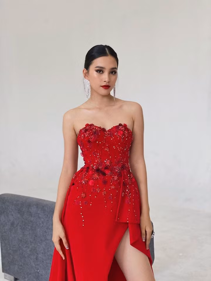 Cùng năm, Tiểu Vy đại diện Việt Nam tham gia cuộc thi Hoa hậu Thế giới diễn ra tại Trung Quốc. Người đẹp dừng chân ở Top 30 chung cuộc.