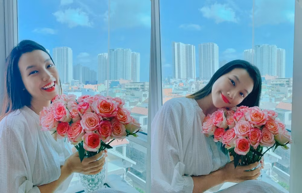 MC Hoàng Oanh hào hứng chia sẻ ảnh chụp bên đóa hoa do Ái Phương và một người bạn thân tặng. Hội bạn thân của cô còn gửi đồ ăn để tẩm bổ cho mẹ bầu trong những tháng cuối thai kỳ.