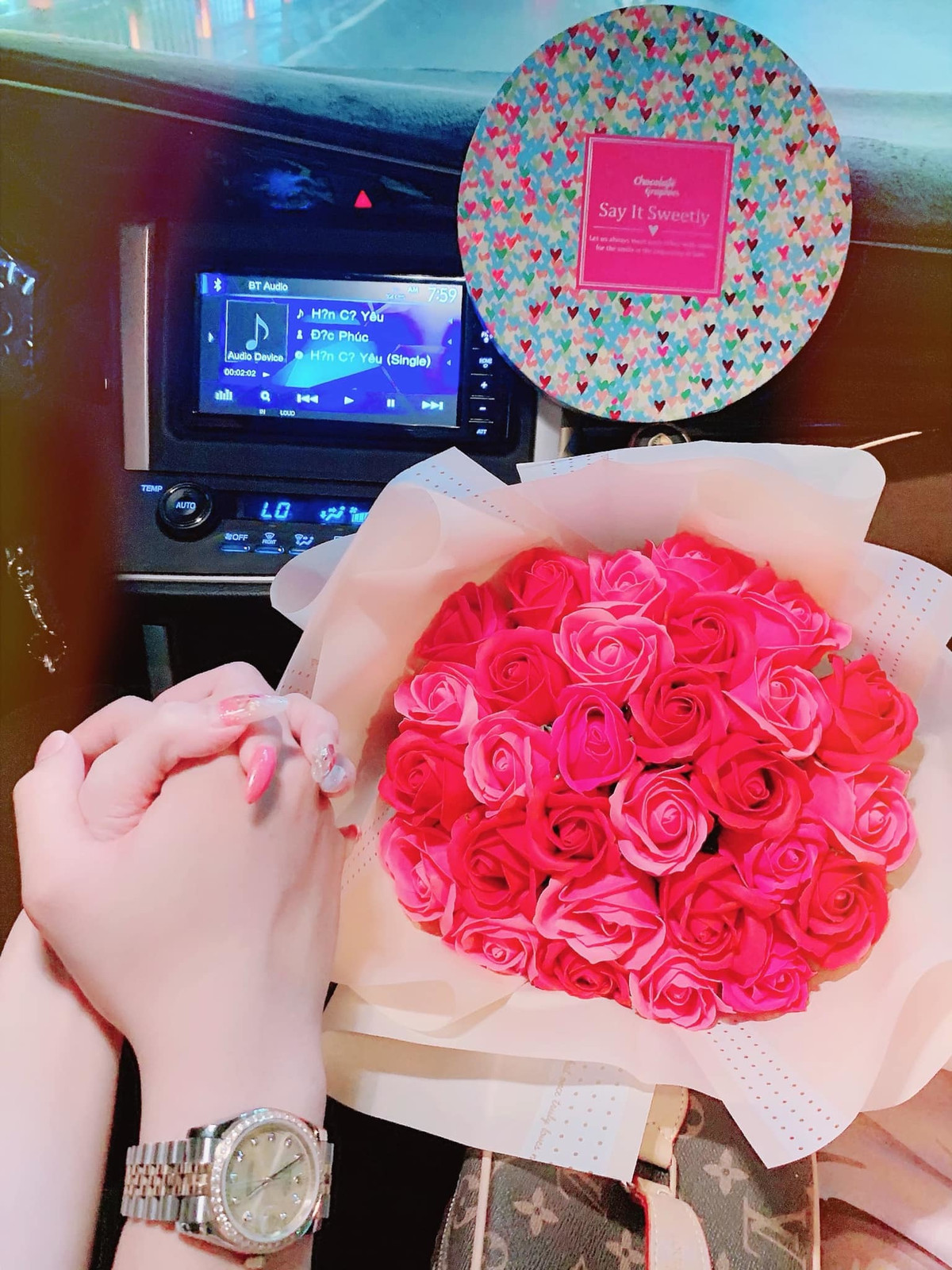 Vu Hoang Viet co ban gai moi, 