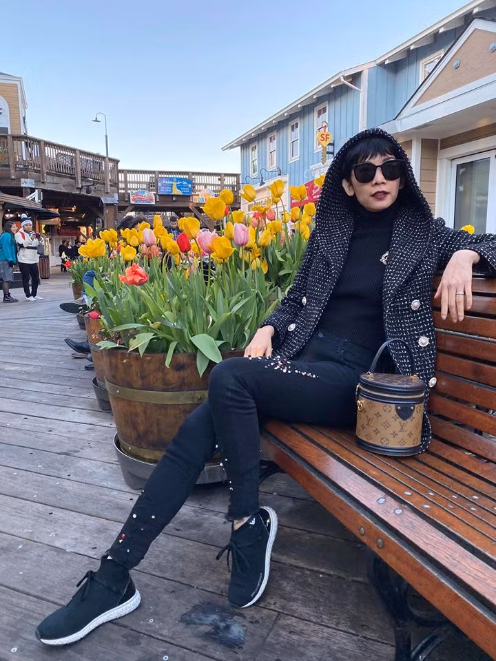 Dù tận hưởng niềm vui với duyên mới, Xuân Lan không tránh khỏi cảm giác nhớ nhà, nhớ cô con gái nhỏ.