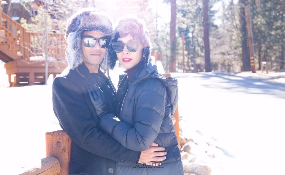 Nhiều khán giả, bạn bè chúc phúc cho cặp đôi sẽ mãi hạnh phúc bên nhau.