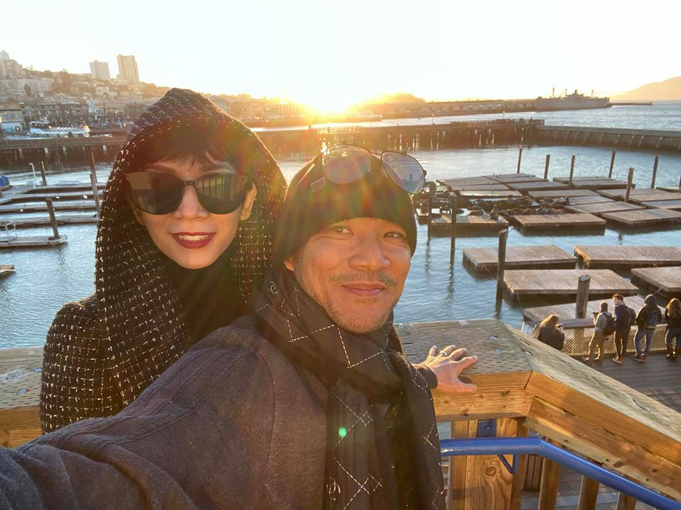 Xuân Lan và chồng sắp cưới dính như sam khi đi khám phá xứ cờ hoa.