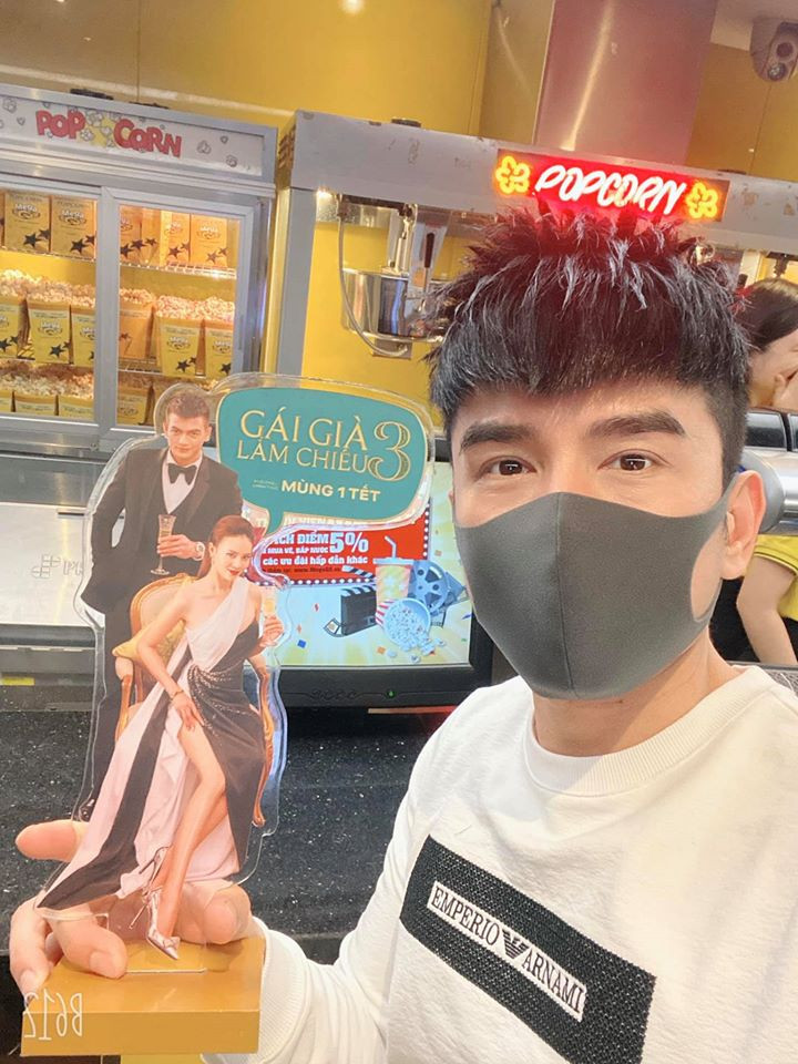 Anh còn hết lời khen bộ phim "Gái già lắm chiêu 3" có sự tham gia diễn xuất của Ninh Dương Lan Ngọc.