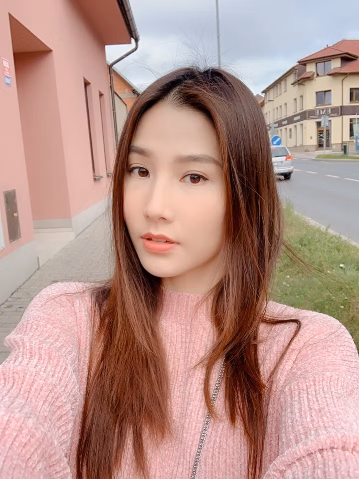 Trong phim "Tình yêu và tham vọng", Diễm My 9x vào vai Linh, nhân vật có nhiều biến cố và cần diễn xuất nội tâm.