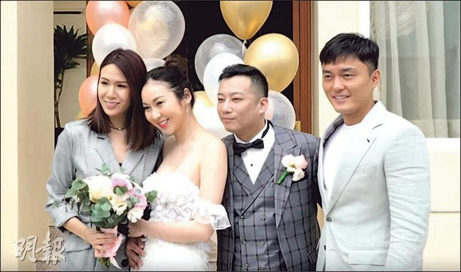 Khách mời hiếm hoi được Trang Tư Mẫn mời đến dự hôn lễ. "Cha mẹ hai bên cảm thấy rất kỳ lạ và hài hước khi xem hôn lễ được cử hành online trên mạng xã hội. Dù không thể có một lễ cưới như mong ước, nhưng tôi vẫn cảm thấy rất hạnh phúc. Sau hôm nay, tôi và chồng sẽ sang Đài Loan thăm ba mẹ anh ấy. Chúng tôi chắc chắn sẽ phải chịu cách ly 14 ngày. Mọi thứ đều không như dự tính ban đầu, nhưng với tôi đều là những kỷ niệm đáng nhớ", nữ nghệ sĩ TVB trả lời On thông qua điện thoại.