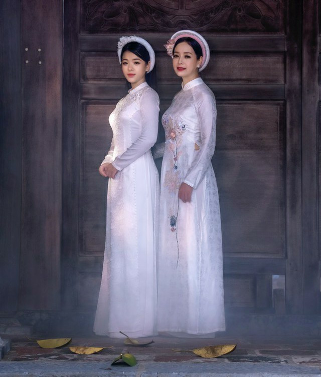 16 tuổi, Hồng Khanh từng chia sẻ mẹ là hình mẫu phụ nữ để mình học hỏi và noi theo, đặc biệt là trong cuộc sống gia đình.