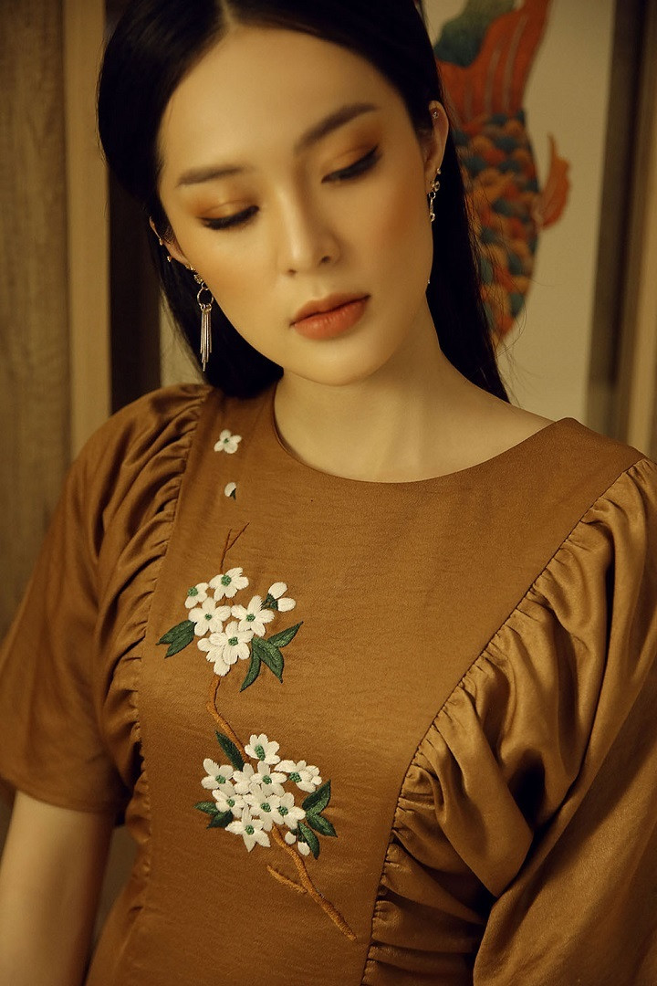 "Tôi rất mong khán giả sẽ bỏ qua những lúc bản thân mình không được hoàn hảo nhất trong con mắt của mọi người. Tôi hứa trong thời gian tới sẽ không để những ồn ào về đời tư ảnh hưởng đến sự nghiệp", Hạ Vi nói.