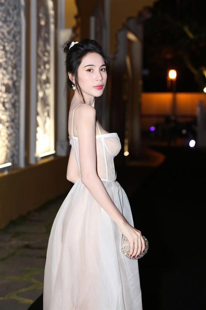 Thủy Tiên: Trước đây, bà xã Công Vinh nhiều lần để lộ thân hình gầy gò đáng báo động.