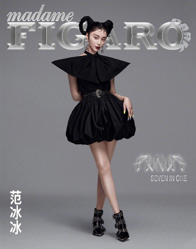 Kiểu tóc tết dài mang hơi hướm cổ điển pha chút hiện đại. Ngoài ra, cách phối hợp với trang phục làm tổng thể mang nét độc đáo, phá cách.