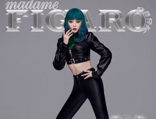 Phạm Băng Băng thường trung thành với mái tóc đen dài. Lần này, cô khiến người hâm mộ ấn tượng khi chứng minh nhan sắc hút hồn với kiểu đầu xanh nổi bật, để mái bằng và làm xoăn sóng. Ảnh: Madame Figaro.