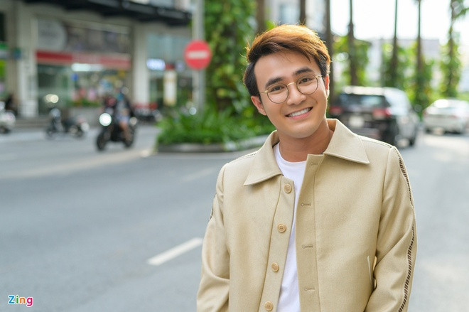 Tuy nhiên, nói về sự nghiệp của mình, Huỳnh Lập thừa nhận anh chưa có bước đột phá để tiếp bước đàn anh như Trấn Thành, Trường Giang. “Chúng tôi chưa dành thời gian và khả năng thực sự của mình để làm một dự án nghiêm túc, giống như một sản phẩm nghệ thuật chính thống”, Huỳnh Lập từng chia sẻ với Zing.