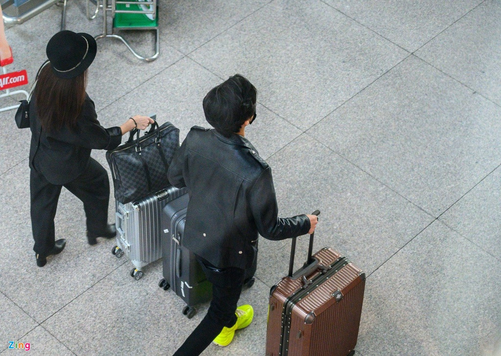 Trước đó, bà Tạ Hà khẳng định K-ICM và Jack khó có thể tiếp tục đi chung một con đường. "Những gì thuộc về giấy trắng mực đen được bảo hộ của pháp luật thì vẫn luôn còn đó. Người Việt Nam chúng ta có thói quen giải quyết mọi chuyện dựa trên cái tình rồi mới tới cái lý. Vì vậy đôi khi sẽ không thể tránh khỏi những xung khắc và mâu thuẫn lợi ích trong quá trình làm việc", bà nói.