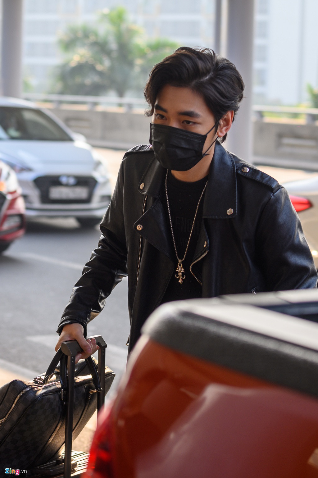 Đây cũng chính là chuyến đi mà trước đó khán giả đồn đoán là nhà sản xuất đi du học. Anh sẽ đi ít nhất 3 tháng, thỉnh thoảng mới trở lại Việt Nam để hoàn thành các kế hoạch được lên lịch từ trước.