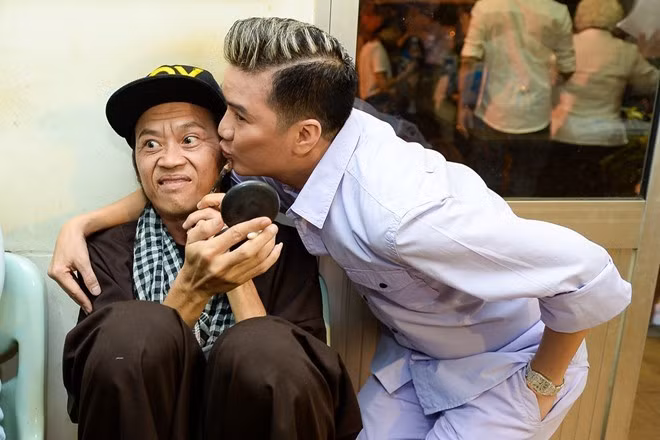 Dam Vinh Hung tiet lo duoc Nam Thu to tinh, nhan tin 