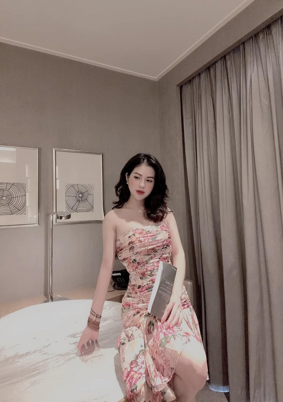 Những kiểu tóc của Hương Trần trước đó.