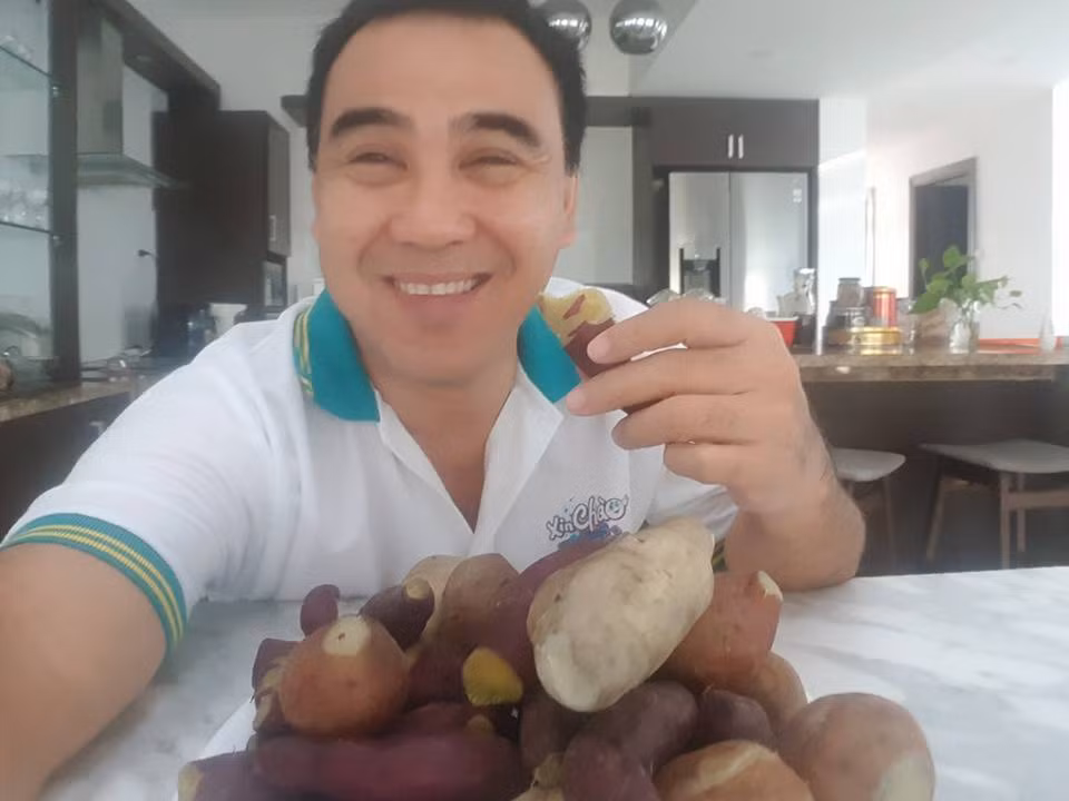 Ngoài ra, bữa sáng của nam MC còn có thể là các củ luộc như khoai, sắn.